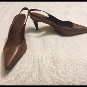 Banana Republic Clean MH Sling size 9, Whiskey